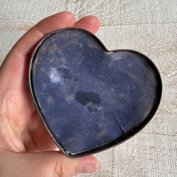 Vintage Clear Glass Heart Shaped Trinket Dish with Silver Plated Lid - Picture 7 of 9